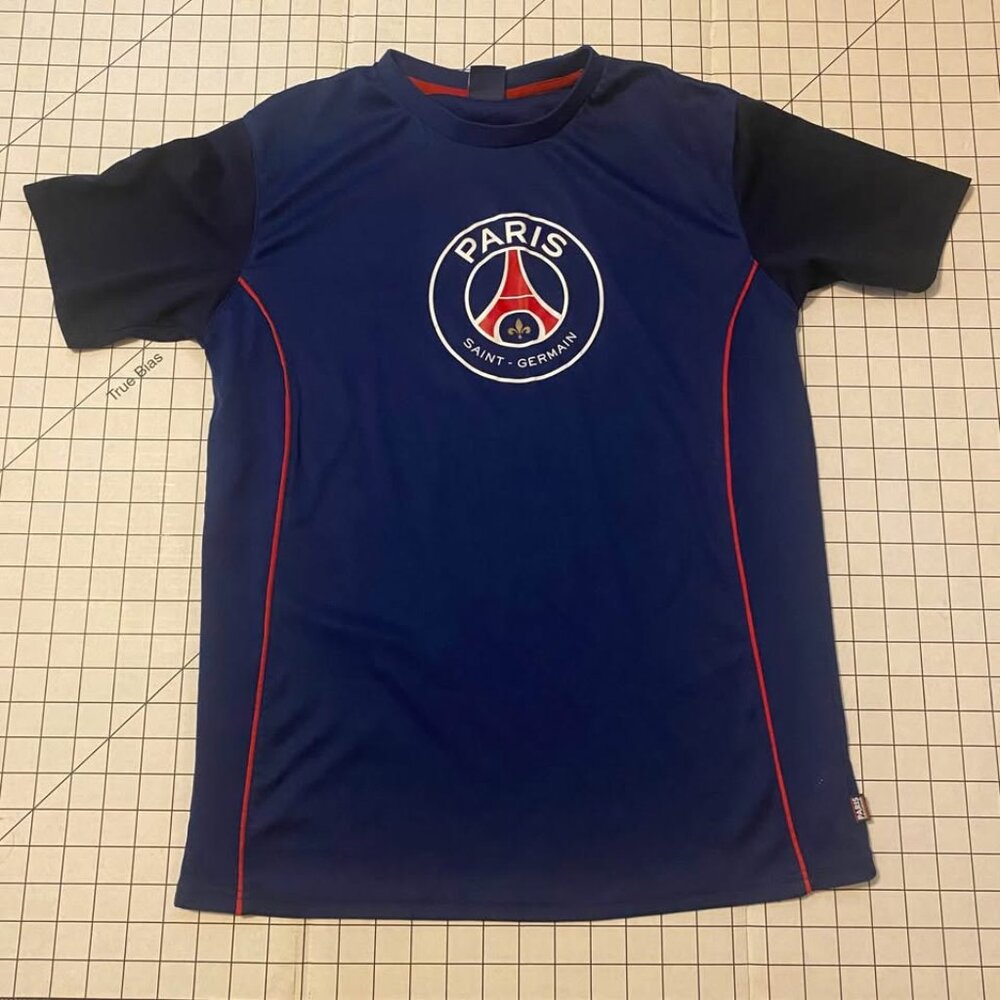 Men’s Sz M moisture wicking Paris Saint Germain blue/red/white T-shirt. Like new